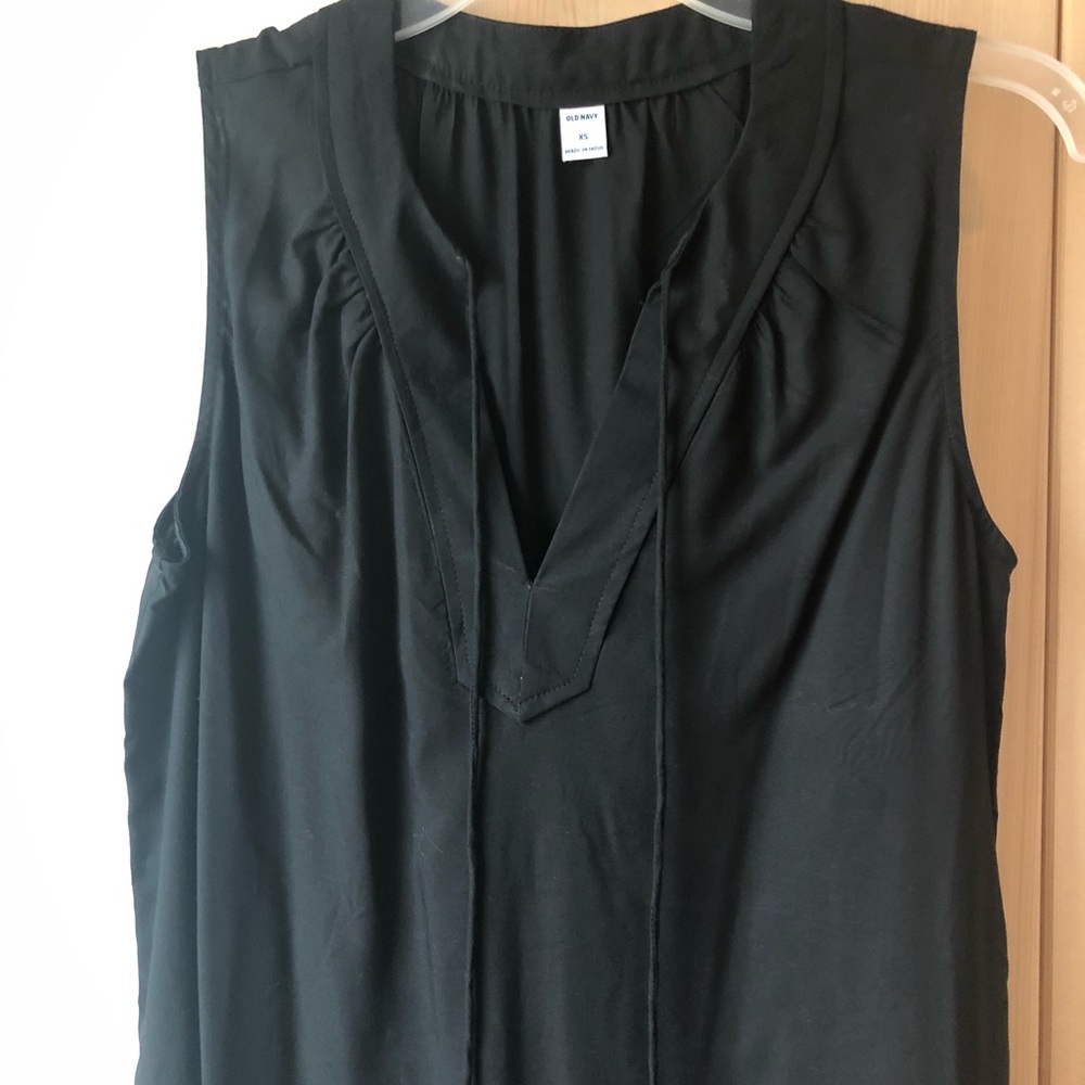 Sleeveless tie neck swing dress